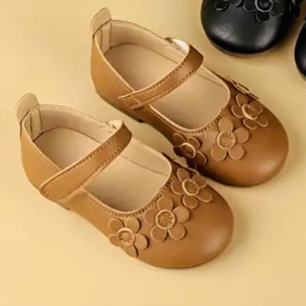 NIB, Toddler Mary Jane type Girls Flowers Bow Knot 5.5 Toddler 🤎 Brown Shoes